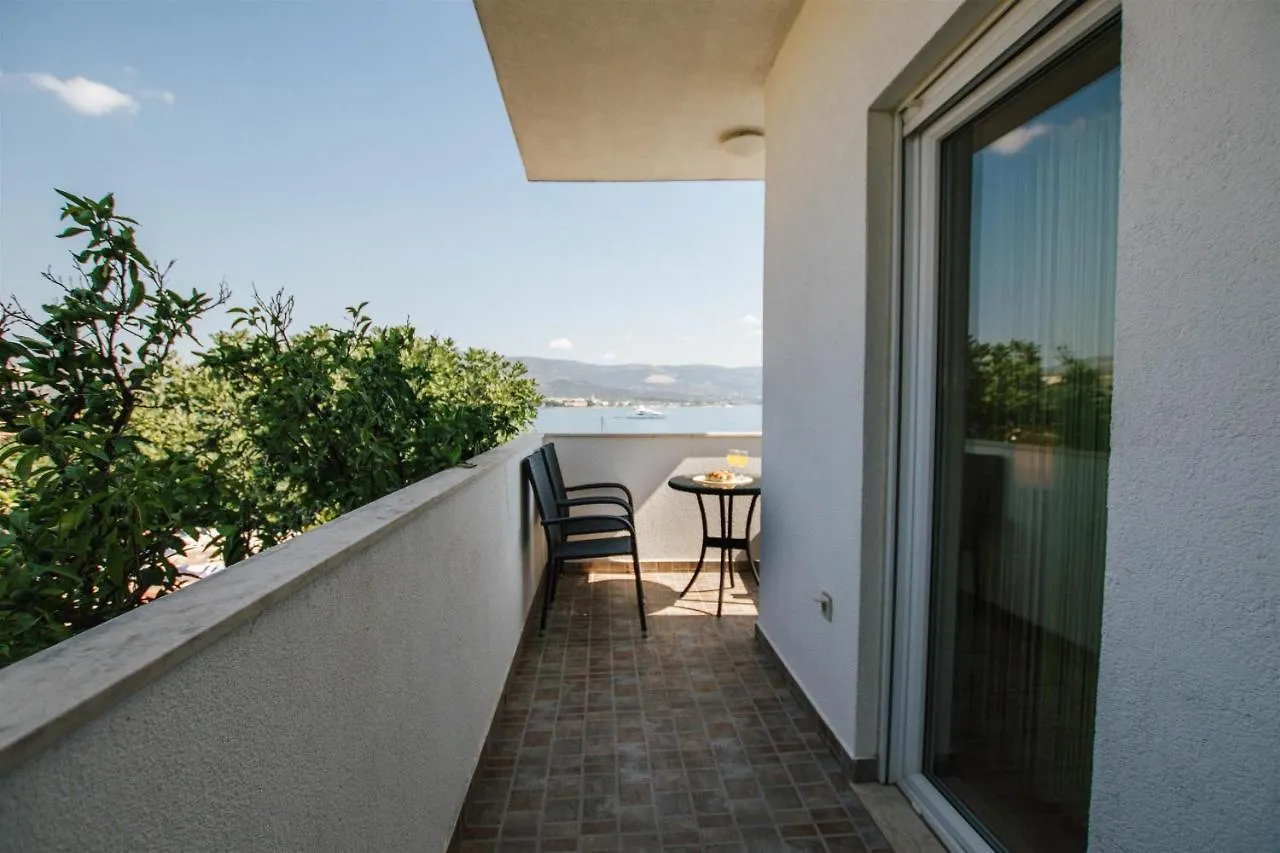 Spacious Apt With Big Patio Terrace&Great Sea View Trogir Croatia